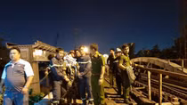 Kịp thời ngăn người phụ nữ định nhảy cầu Bình Lợi tự tử