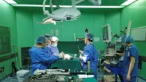 Ghép thận thành công từ người mẹ hiến cho con gái