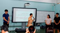 Tuyên truyền Luật Giao thông đường bộ cho sinh viên là người nước ngoài 