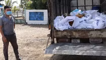 Xe tải vận chuyển 370 kg gà chết