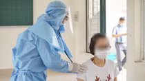 Ngọn lửa tình người đượm cháy trong khu cách ly