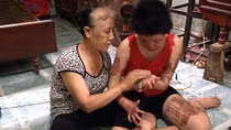Cuộc sống khốn khổ của người vợ trẻ