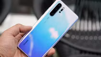 Chế độ AI "Moon mode" của Huawei P30 Pro bị tố không thật