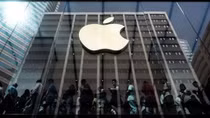 Apple trở lại ngôi vị công ty giá trị nhất nước Mỹ