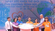 Hưởng ứng Chương trình Sức khỏe Việt Nam và tuyên dương Thầy thuốc trẻ tiêu biểu 
