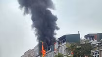 "Bà hỏa" ghé thăm cửa hàng cưới hỏi ngày cuối tuần