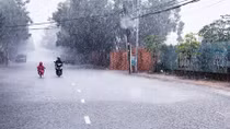 Hà Nội mưa to kèm giông, sét