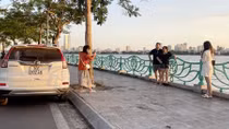 Giới trẻ Hà thành “sống ảo” bất chấp dịch bệnh COVID-19