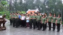 Dâng hương, tưởng niệm Chủ tịch Hồ Chí Minh tại Khu di tích lịch sử K9