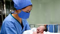 Chuyện những công dân IVF đầu tiên ở Nghệ An