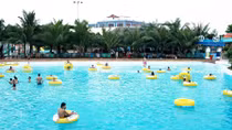 Vì sao bơi lội không trở thành môn học bắt buộc?