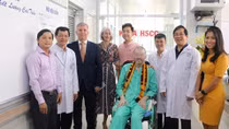 Đại diện CDC Mỹ chúc mừng sự thành công của Bệnh viện Chợ Rẫy