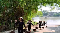 Khai mạc liên hoan ảnh “Đất nước và con người bè bạn quốc tế”