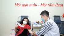 Nghệ sĩ làm thiện nguyện trong mùa dịch virus Corona: Hành động và sẻ chia