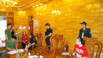 Khám xét nơi ở của 2 đối tượng trong đường dây đánh bạc tiền tỷ mỗi ngày