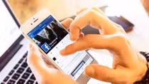 Facebook gây tranh cãi xin cấp phép nghe trộm người dùng