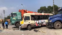 Hai vợ chồng trong vụ tai nạn liên hoàn trên Đại lộ Thăng Long đã tử vong