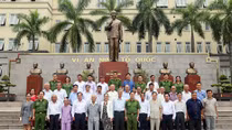Học viện Cảnh sát nhân dân tiếp đoàn cán bộ lão thành Cách mạng