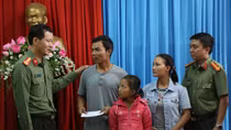 Niềm vui ngày về của một gia đình bị dụ dỗ vượt biên trái phép