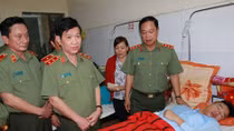 Hòa bình rồi máu anh vẫn đổ