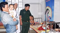 Sản phụ sinh con khi đi tránh bão