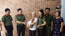 Công an tỉnh Nam Định trao 150 triệu đồng cho nữ cán bộ bị bệnh ung thư