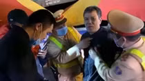 Con nghiện ngụy trang ma túy trong bao thuốc lá