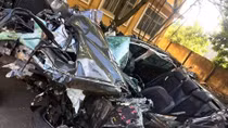 Mazda3 nát bét trên cao tốc Hải Phòng - Quảng Ninh, 2 người tử vong