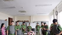 Chuyện viết trên đường tầm nã