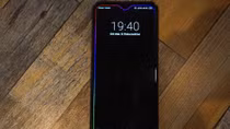 Thực hư smartphone Xiaomi biến thành cục gạch vì đổi hình nền