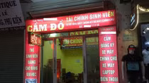 Cầm đồ mùa World Cup: Khi khách hàng không còn là "thượng đế"