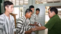 Trại tạm giam Công an tỉnh An Giang công bố quyết định tha tù trước thời hạn có điều kiện