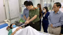 Công an các đơn vị, địa phương sẻ chia khó khăn với người dân vùng bão lũ