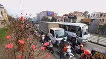 Đường phố Hà Nội ngộp thở vì tắc đường ngày cận Tết