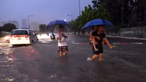 Bão Sơn Tinh suy yếu, nhiều tỉnh vẫn mưa rất to