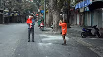 Khoảnh khắc Hà Nội bình yên và thơ mộng sáng mùng 1 Tết 