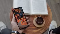 Mục sở thị chiếc iPhone "giá rẻ" XR tại Việt Nam