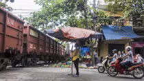 Cảm động tấm lòng người phụ nữ nguyện làm "barie sống"
