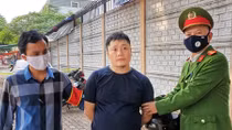 Cảnh sát 141 bắt người đàn ông vận chuyển "hàng trắng"
