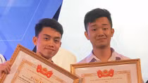 Hai học sinh sáng tạo phần mềm giúp trẻ khuyết tật não