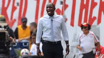 Patrick Vieira đã làm những gì để tiếp nối truyền thống Pháo thủ?