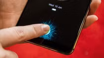 Những đối thủ dùng cảm biến vân tay trong màn hình trước S10