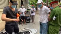 Sợ lộ ma túy, đôi nam nữ giả vờ tranh cãi với Cảnh sát 141