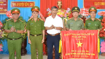 Người chỉ huy “truyền lửa” cho cán bộ, chiến sỹ