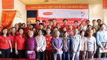 Trao hơn 600 triệu đồng cho phụ nữ nghèo vùng bão
