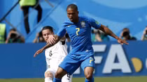 Brazil mất quân trước trận đấu sống còn với Serbia