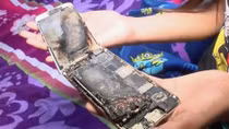 Bé gái hoảng hồn khi iPhone 6 phát nổ trên tay