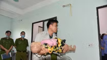Những phút “say nắng” cuốn đi hạnh phúc gia đình