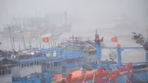 Bão số 10 suy yếu thành áp thấp, miền Trung mưa lớn