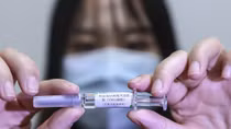 Trung Quốc thử nghiệm vaccine phòng COVID-19 cho những nhóm nguy cơ cao